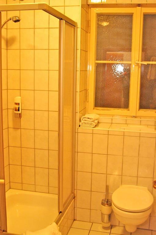 Gasthof Zum Kauzen Ochsenfurt Room photo